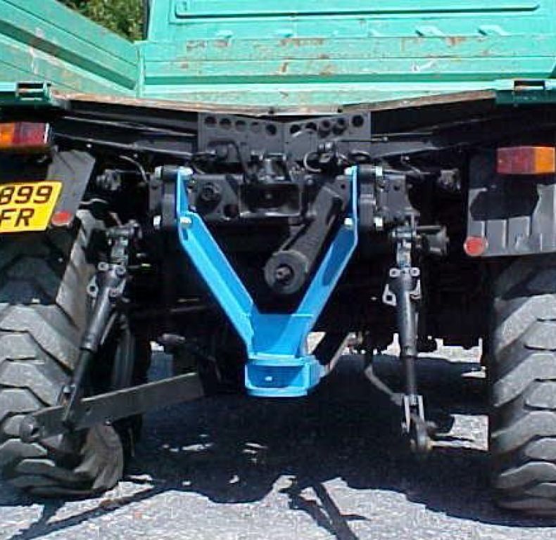 Heavy Duty Tow Hitch for Unimogs