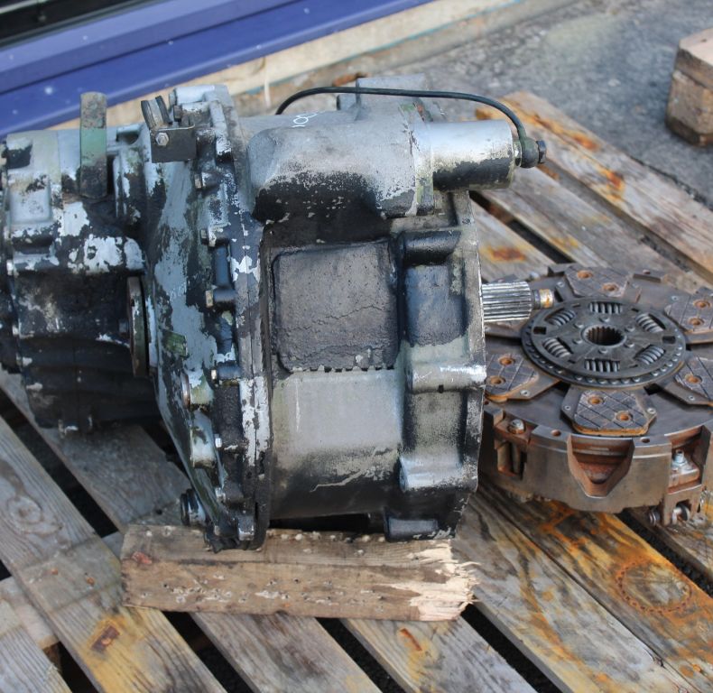 USED DOUBLE CLUTCH PTO BOX