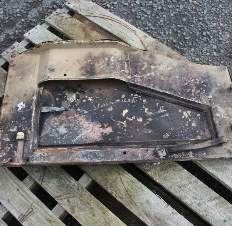 USED RIGHT HAND 406/416 SOFT TOP CAB DOOR