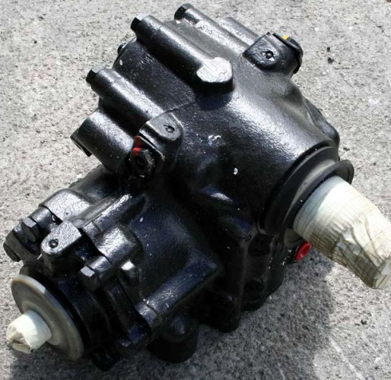 STEERING BOX LS3 (RECONDITIONED)