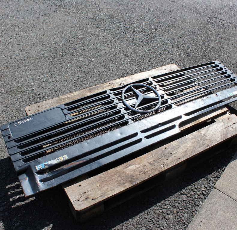 Used grille to suit U2100-2450 models