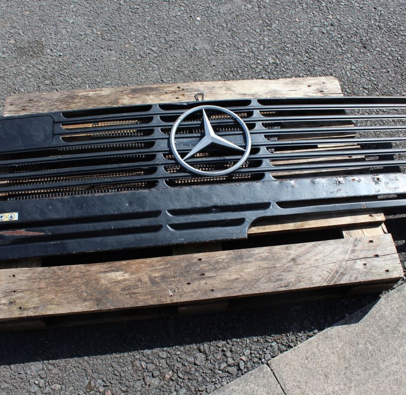 Used grille to suit U2100-2450 models