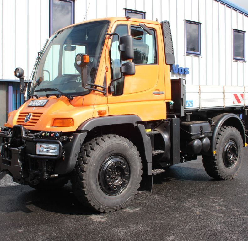 U400 WITH PICK UP HITCH