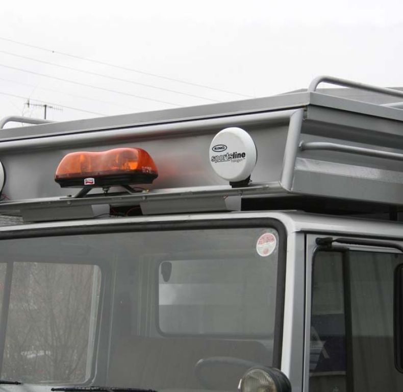 thumbnail image 2 of QLS WSB.O Grey Steel Roof Box Wall Mount - 82 Cm, 40 Kg Capacity, 2-Pack 2 of 2