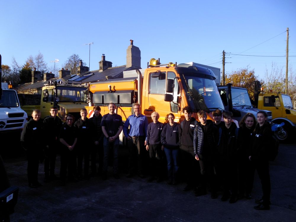 QES Students visit AV