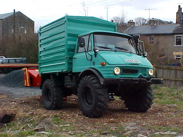 U900 Unimog with Chipper
