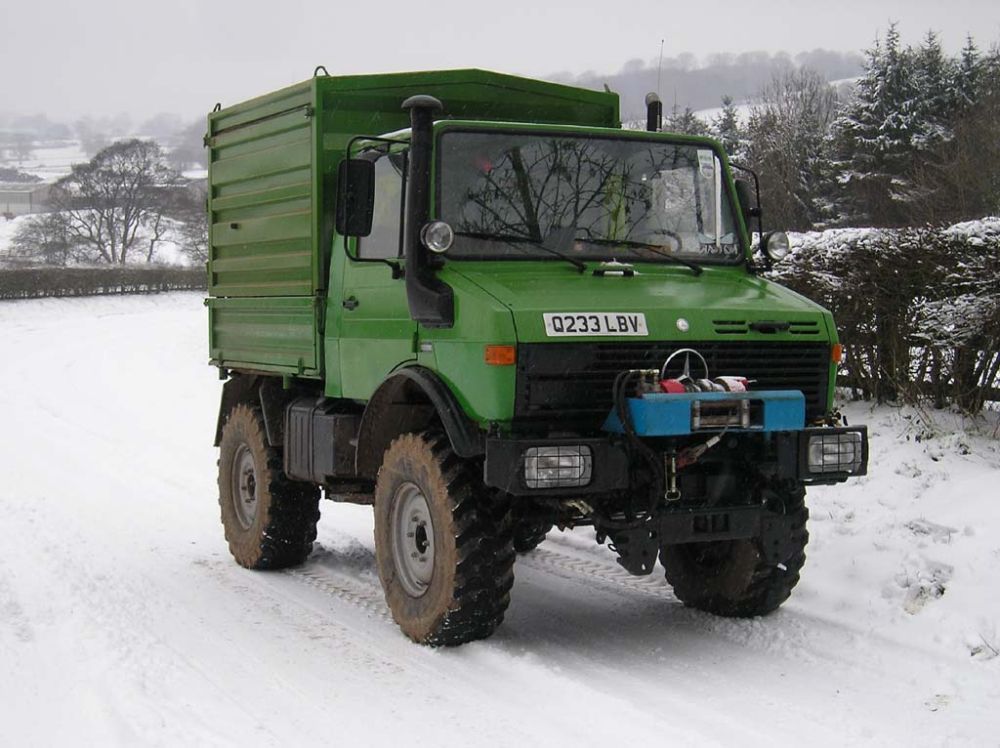 Unimog in the Snow (1)