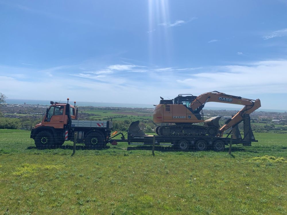 U400 FOR USE IN PLANT HIRE & FENCING BUSINESS