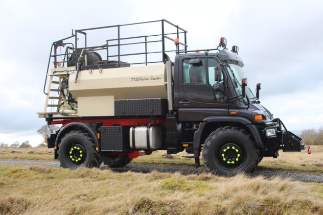 U500 WITH HYDROSEEDER