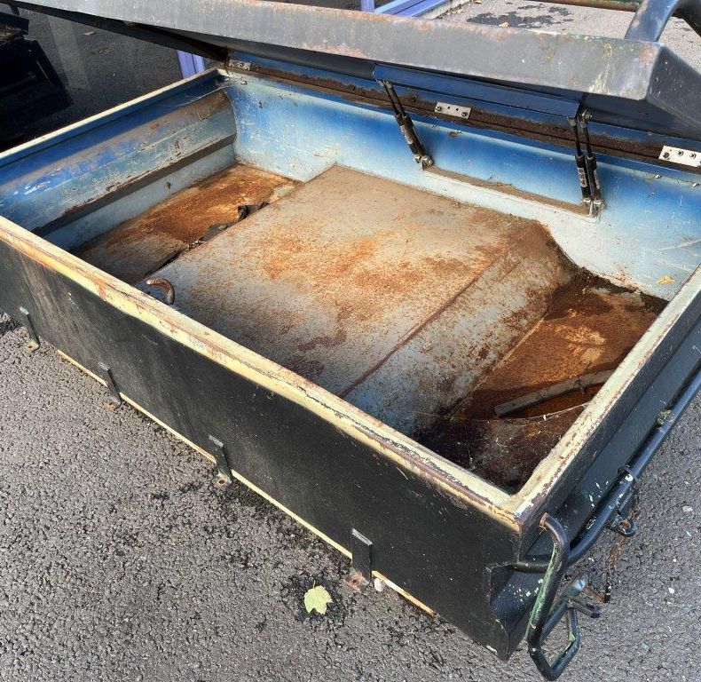 Used Atkinson Vos accessory roof top storage box.