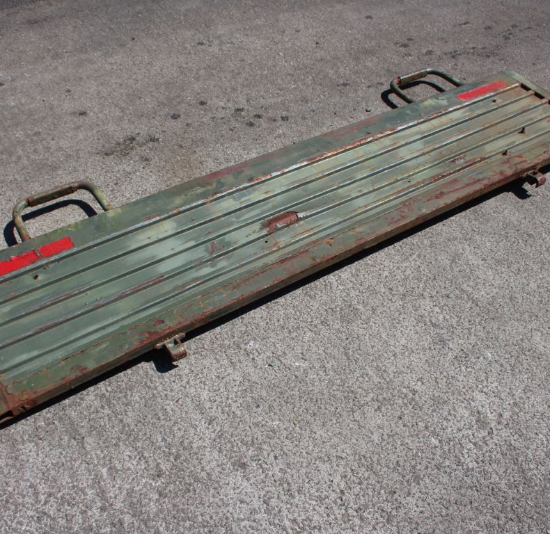 USED TAILGATE FOR U1300L/U1350 MODELS