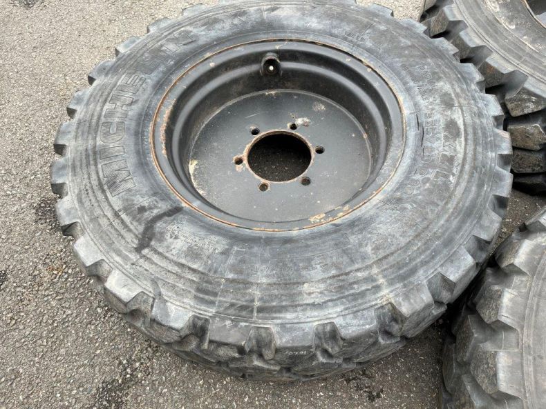 SET 5 WIDE TRACK RIMS WITH 335/80R20 MICHELIN XZL