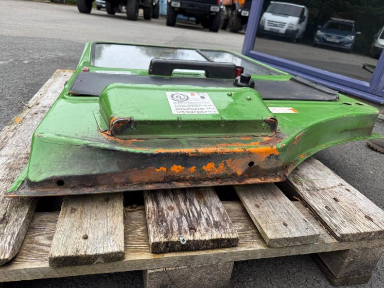 USED LEFT HAND NEARSIDE DOOR 424-437 SBU