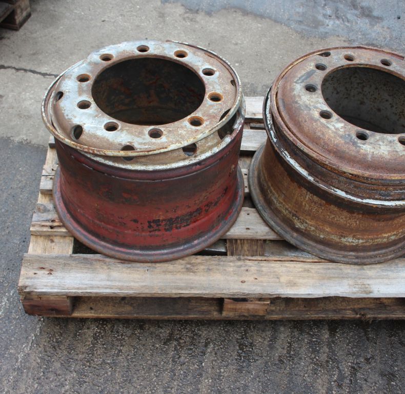 X1 10 BOLT 10X20" WHEEL RIMS U1500-2450 UNIMOGS