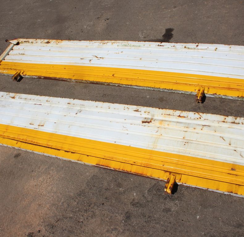 USED DROPSIDES FOR U425/437 U1300-2400