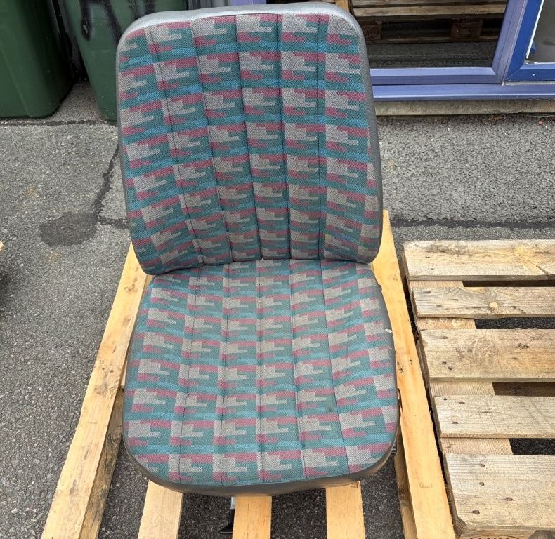 USED LEFT HAND CAB SEAT SBU