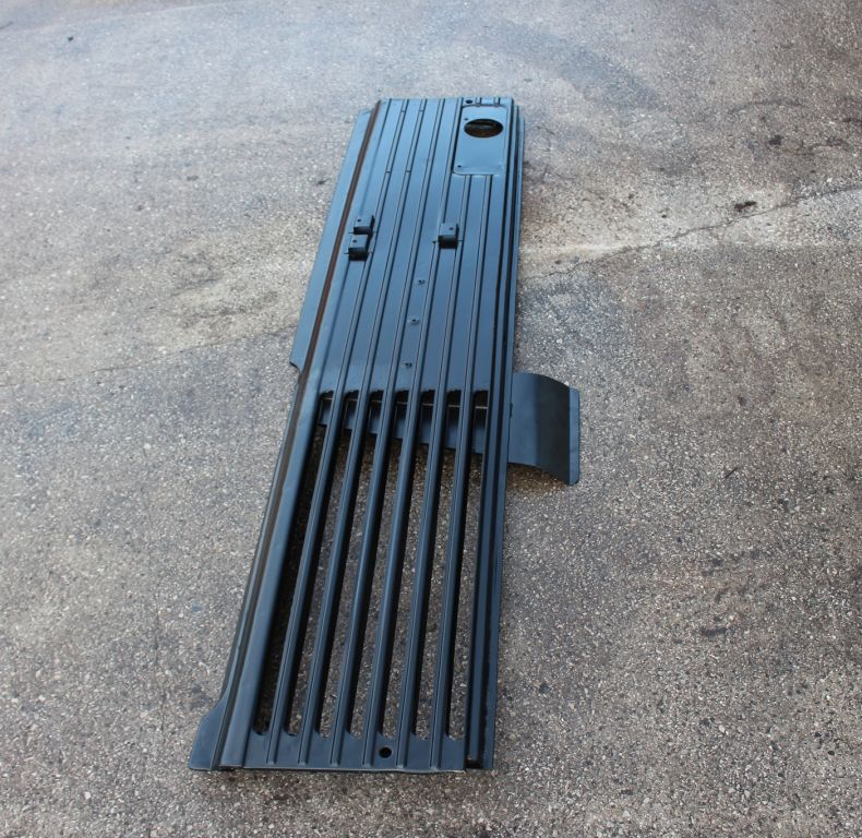 NEW GENUINE MERCEDES GRILLE U1200-1700 MODELS