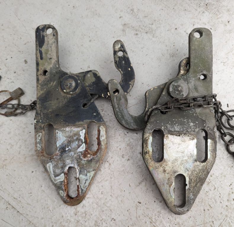 CAB TILT BRACKETS SBU MODEL UNIMOGS