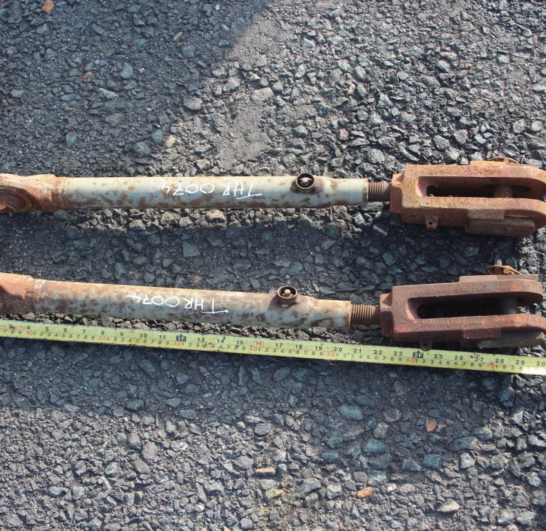 USED PAIR OF CAT II THREE POINT LINKAGE ADJUSTERS