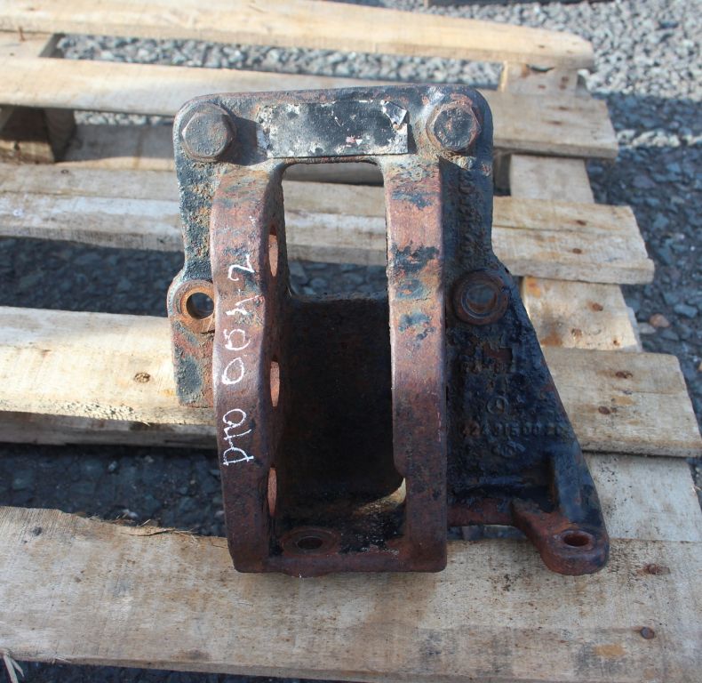 USED PTO BEARING BLOCK/TOP LINK BRACKET