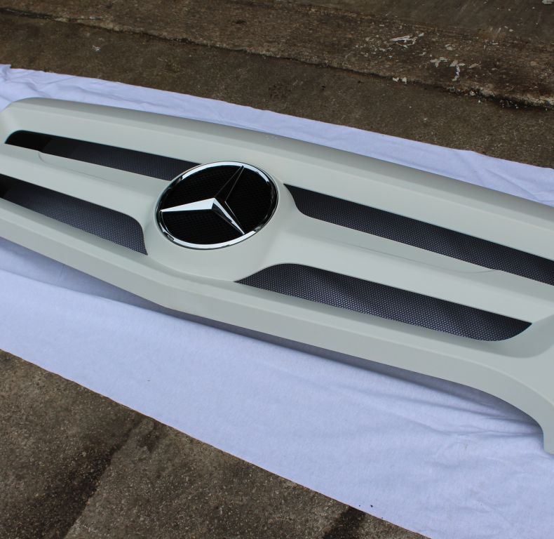 New Mercedes U4023/5023 Front Grille Upgrade