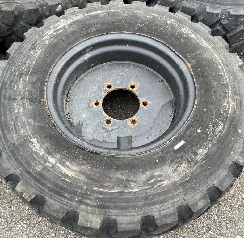 SET 5 WIDE TRACK RIMS WITH 335/80R20 MICHELIN XZL