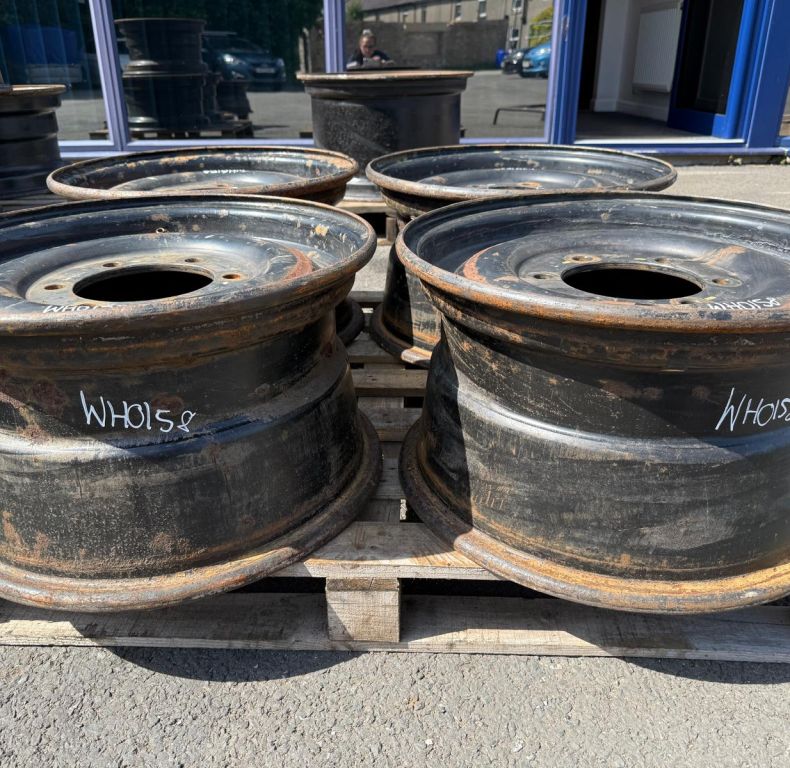 SET 4 USED RIMS 424 401 0801