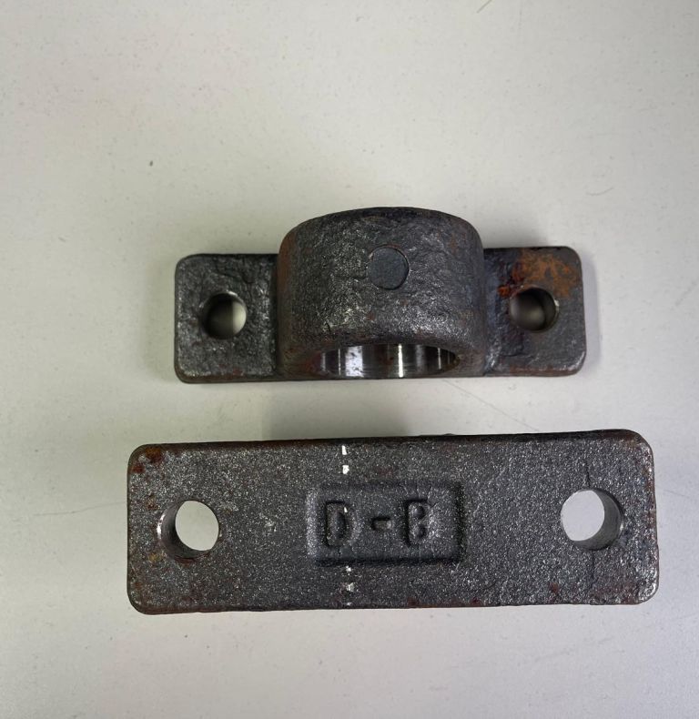 425/437 U1300-2450 TIP RAM HINGE SHAFT