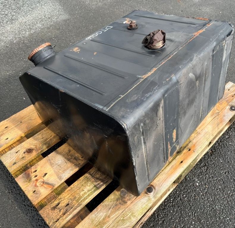 U1300L DIESEL TANK