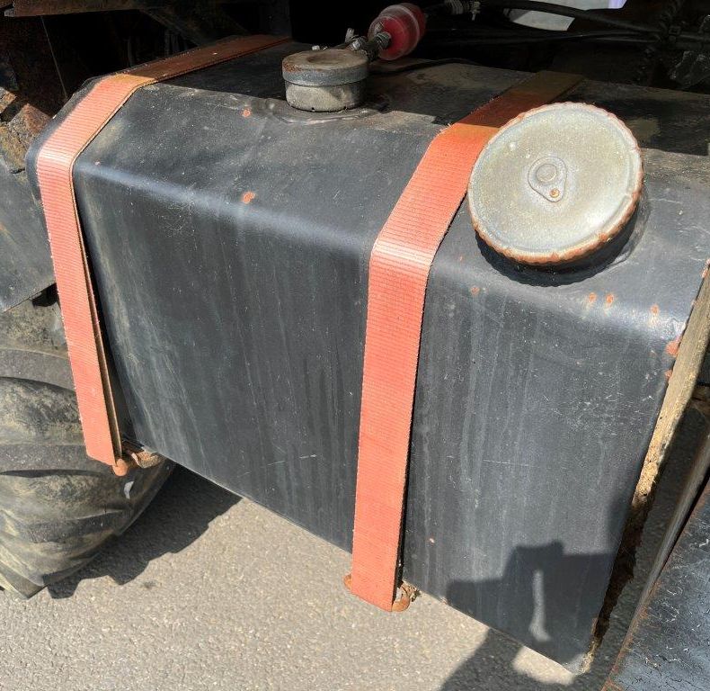 DIESEL TANK 424/427 U1000-1600