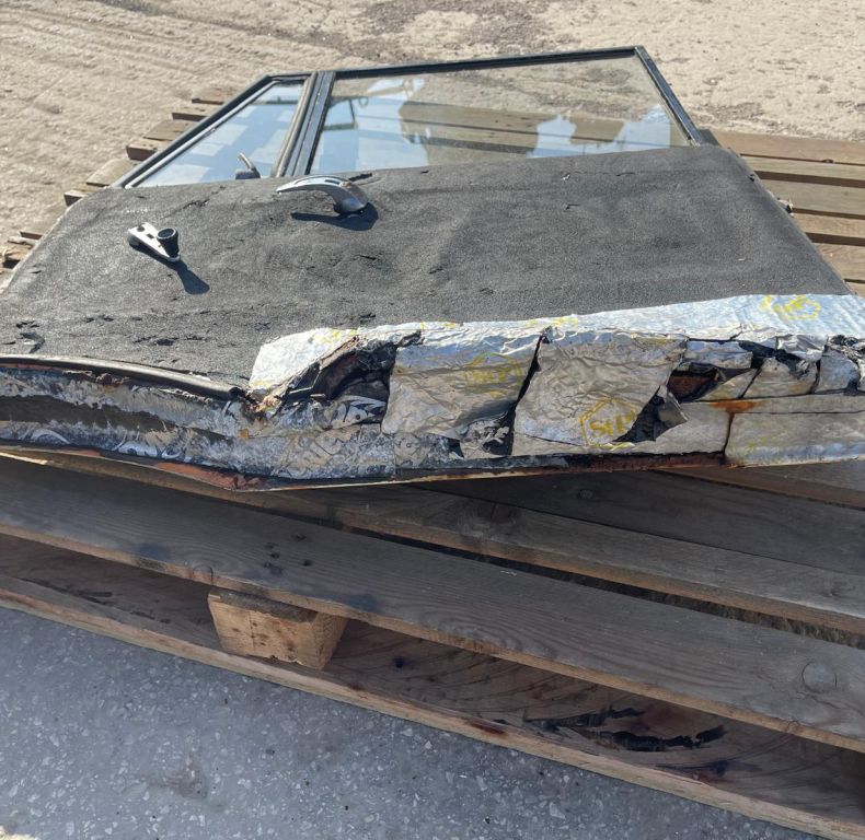 U900/1100 406/416 DOOR RIGHT HAND USED