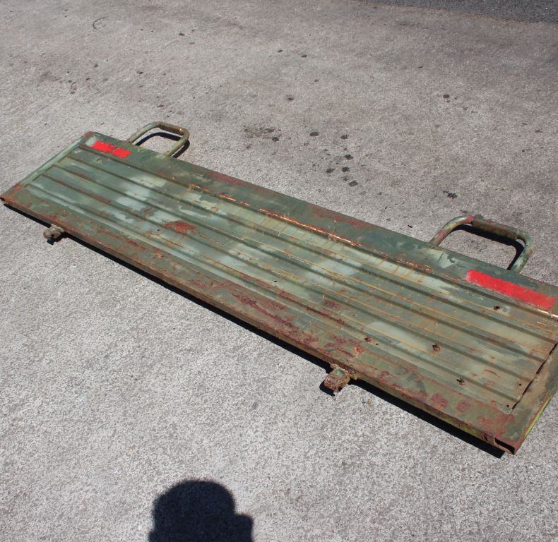 USED TAILGATE FOR U1300L/U1350 MODELS