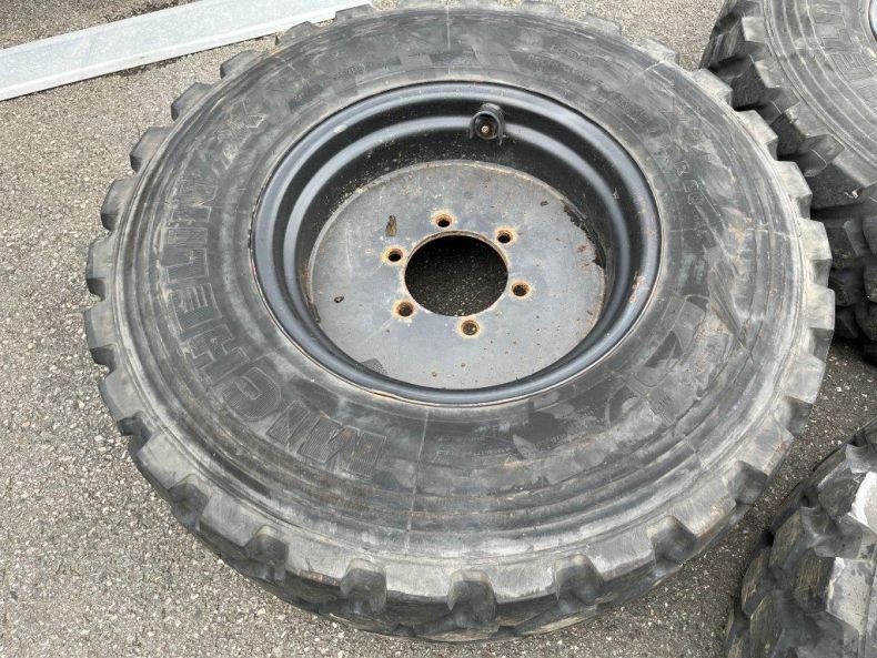 SET 5 WIDE TRACK RIMS WITH 335/80R20 MICHELIN XZL