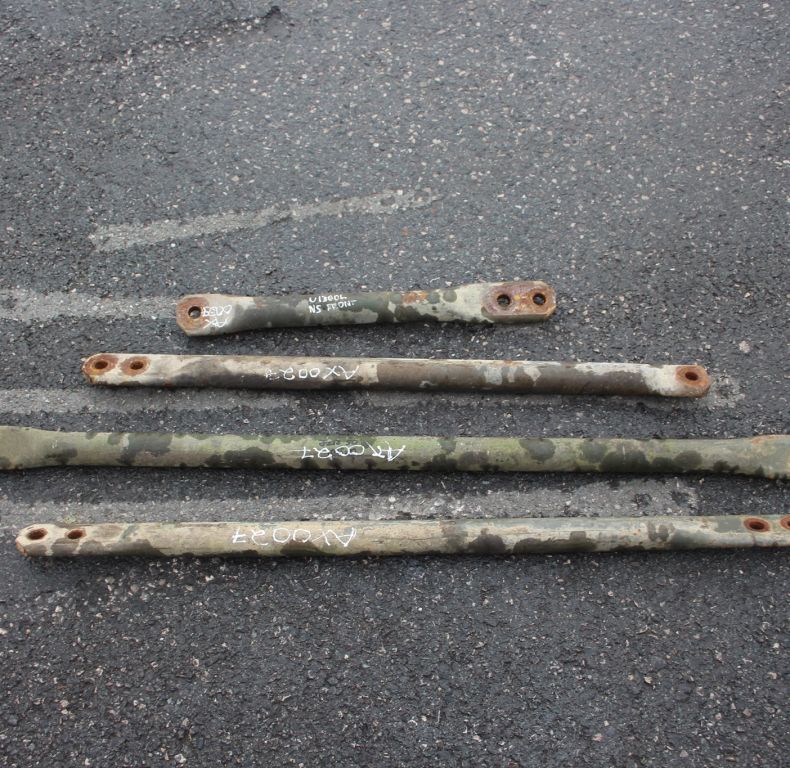 SET OF USED STAY BARS U1300L U1550L