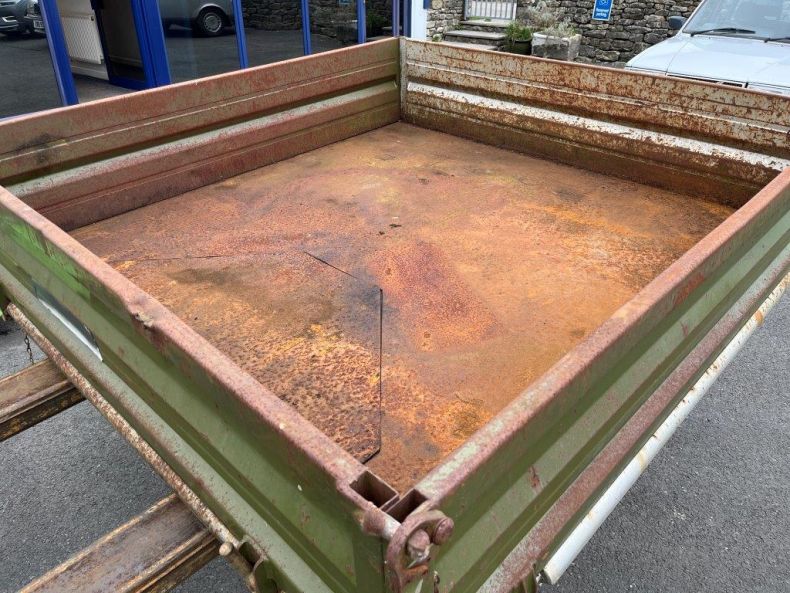 3 WAY TIPPING BODY 406-427