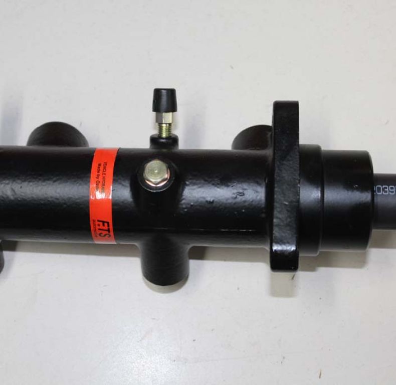 NEW DISC BRAKE MASTER CYLINDER 406/416