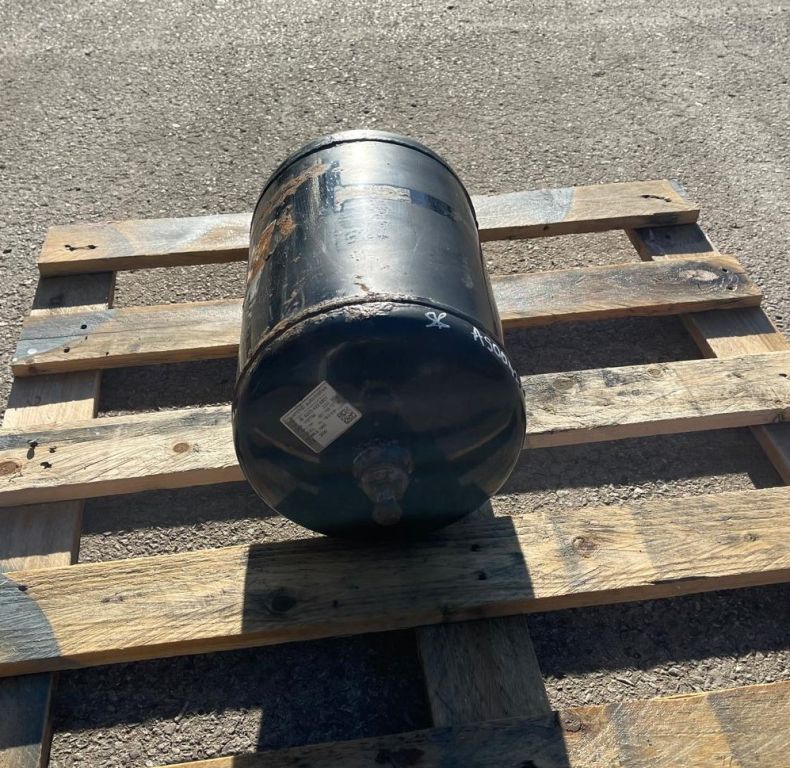 UNIMOG AIR TANK 10 LITRES USED