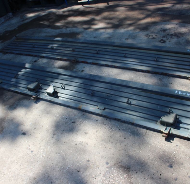 USED DROPSIDES FOR U1300L/U1350 MODELS