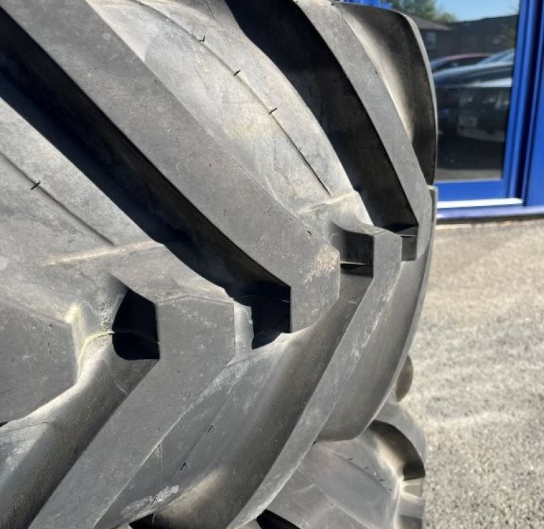 2x 400/70x20 Michelin
