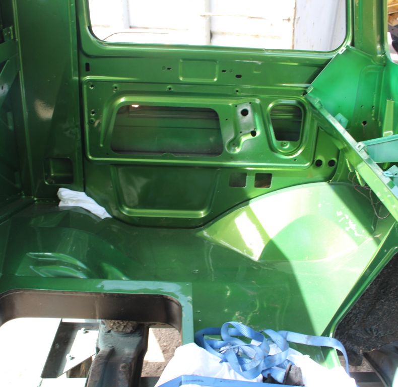 REFURBISHED HIGH TOP CAB