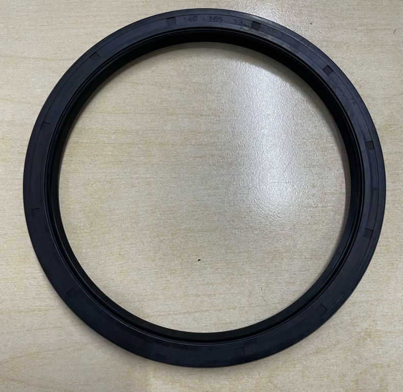 OUTER HUB SEAL 424-427 & U1300L 016 997 75 47