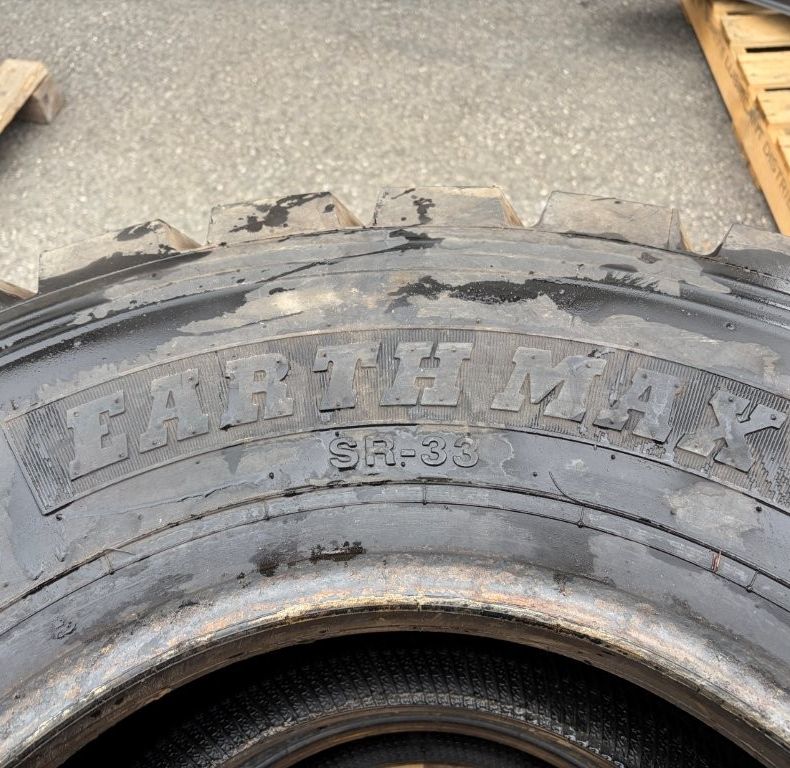 365/80R20 BKT EARTHMAX X2