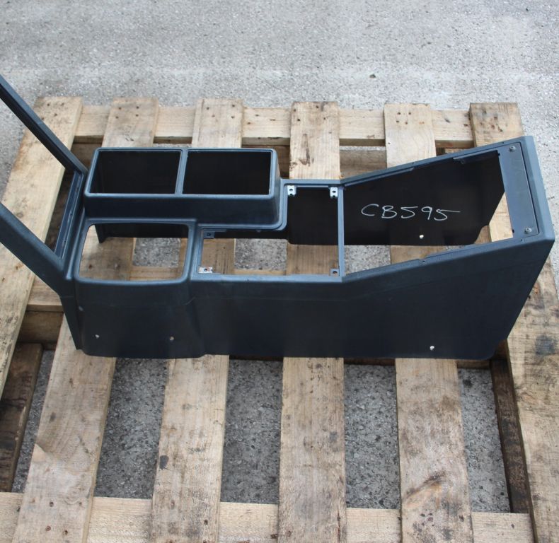USED UGN CENTRE CONSOLE U300-500