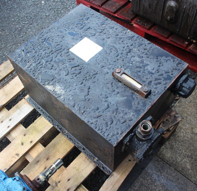 USED HYDRAULIC TANK