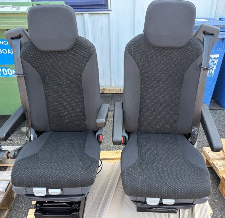 PAIR ISRI AIR SEATS UNUSED