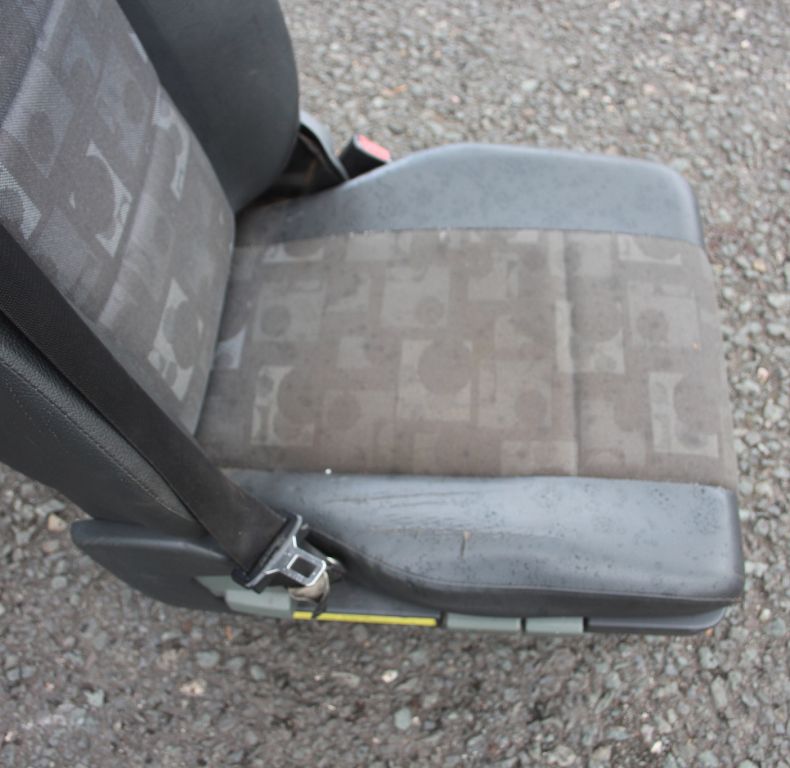 ISRI SUSPENSION SEAT RIGHT HAND