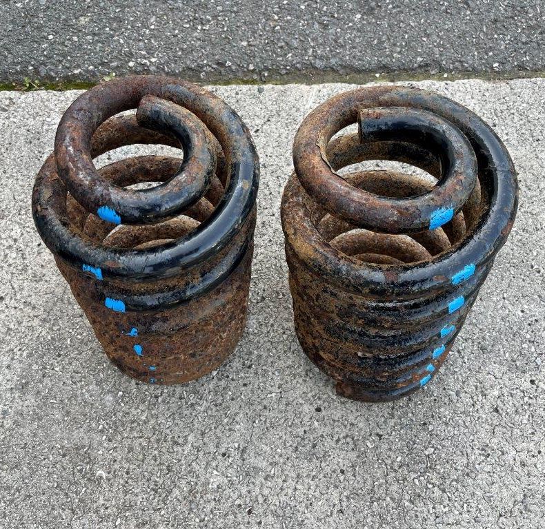 FRONT HEAVY DUTY SPRINGS 424-427