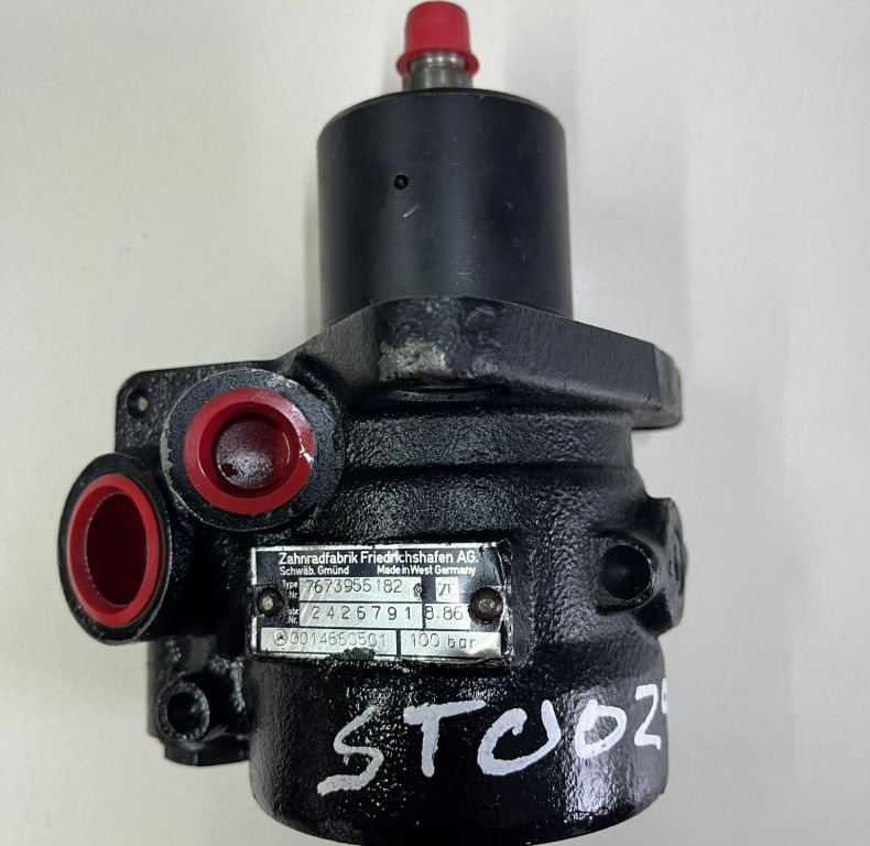 USED POWER STEERING PUMP 100BAR UNIMOG