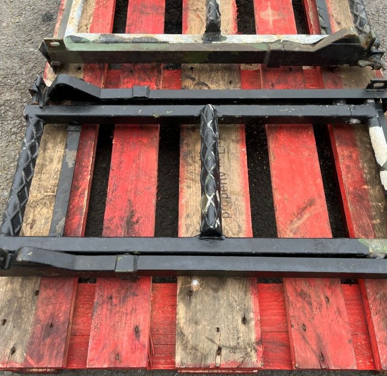 U1300L AMBULANCE REAR STEPS