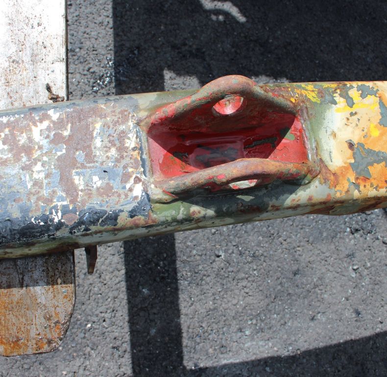 USED U900/1100 406/416 MILITARY BUMPER